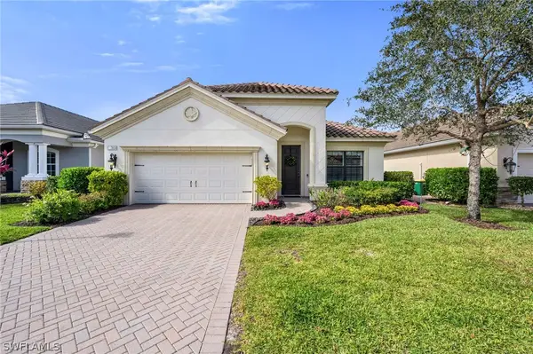 3634 Canopy Circle, Naples, FL 34120