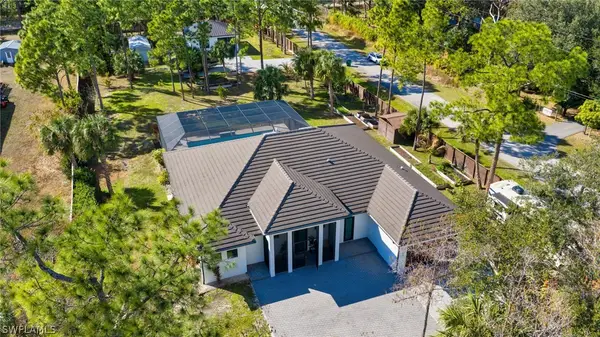 12 35th Avenue Nw, Naples, FL 34120