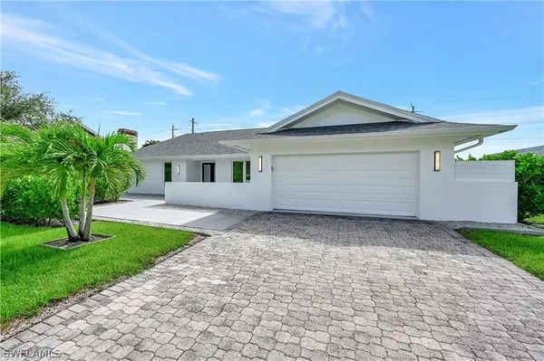 2517 Kings Lake Boulevard, Naples, FL 34112