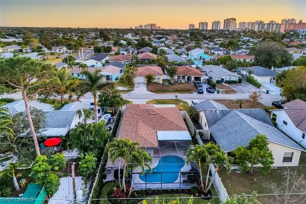 585 100th Avenue N, Naples, FL 34108