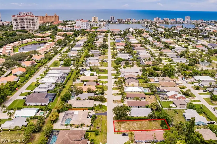 635 92nd Avenue N, Naples, FL 34108 - #3