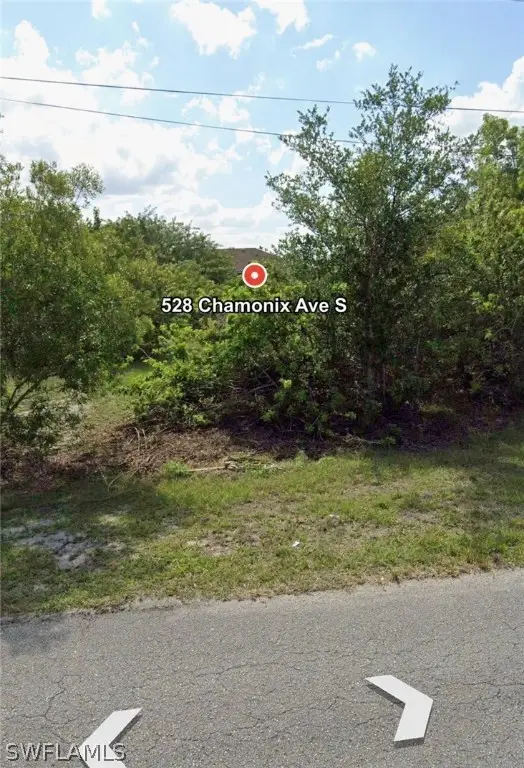 528 Chamonix Avenue S, Lehigh Acres, FL 33974