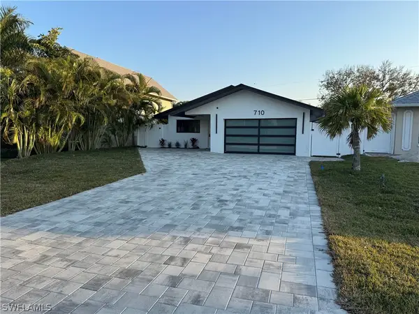 710 98th Avenue N, Naples, FL 34108