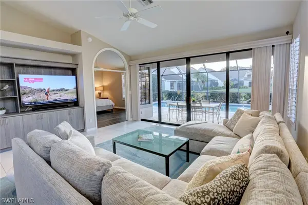 66 Water Oaks Way #D66, Naples, FL 34105