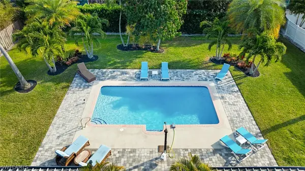 732 108th Avenue N, Naples, FL 34108