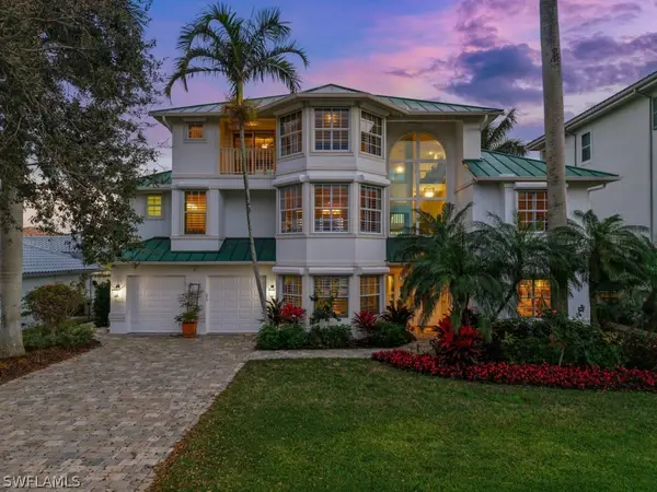 390 Oak Avenue, Naples, FL 34108