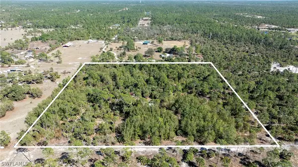 630 Pioneer Trail, Naples, FL 34117