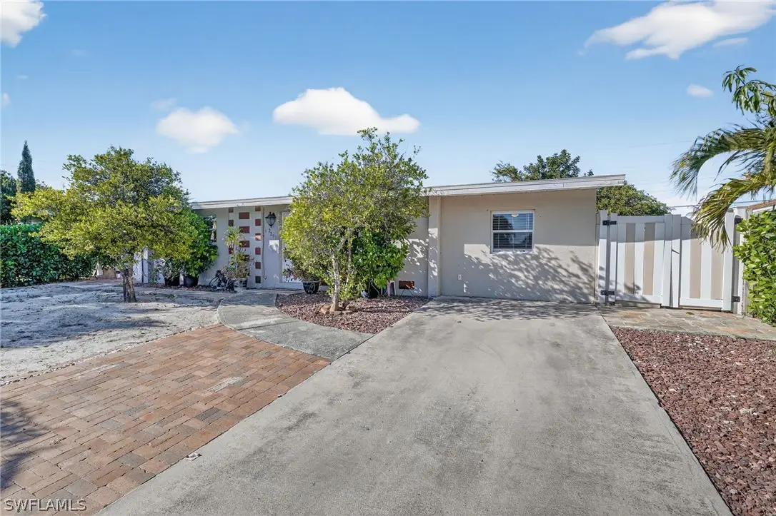 2201 Coronet Street, Fort Myers, FL 33907 - #1
