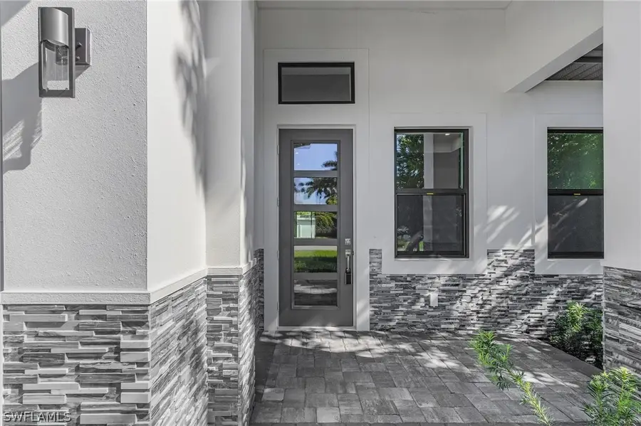 536 97th Avenue N, Naples, FL 34108 - #3