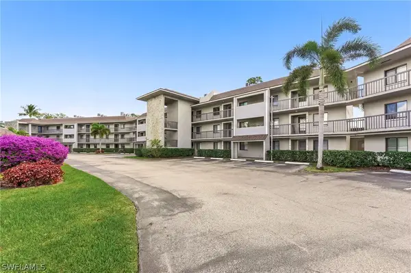 5725 Gage Lane #E301, Naples, FL 34113