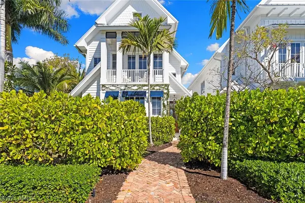 901 10th Avenue S, Naples, FL 34102