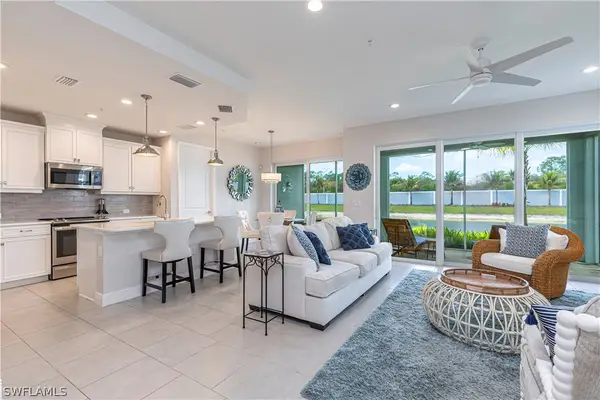 2561 Seychelles Drive #304, Naples, FL 34112