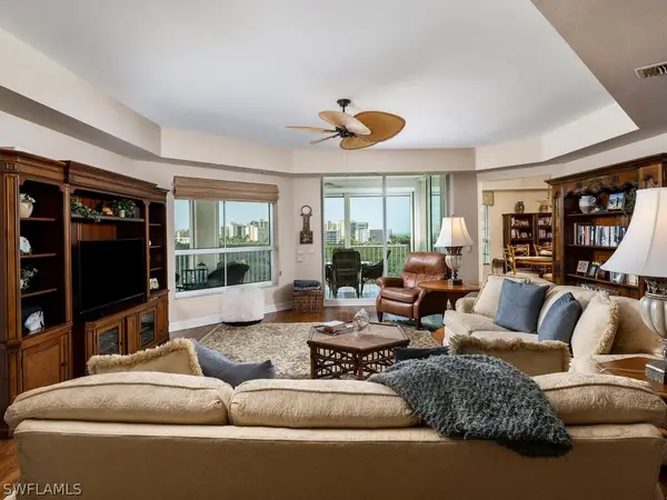 295 Grande Way #401, Naples, FL 34110
