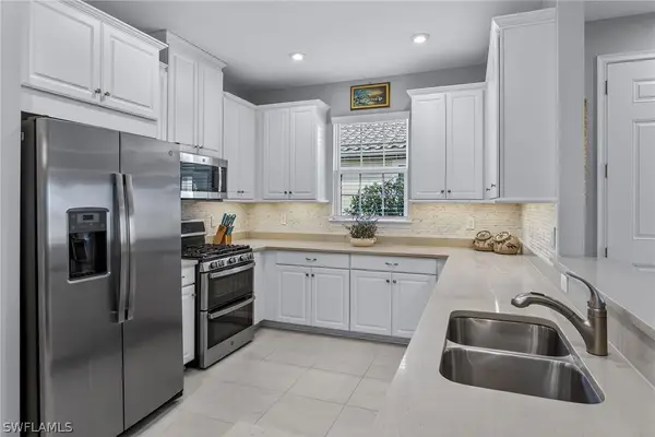 8025 Calle Canovas Court, Naples, FL 34114