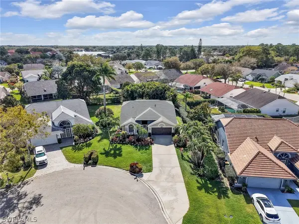 6642 Middlesex Place, Naples, FL 34104