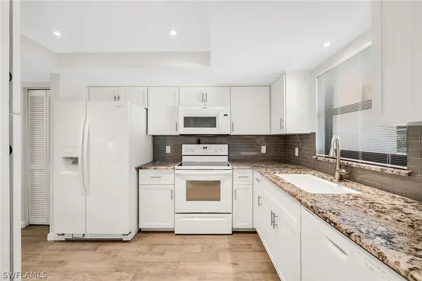 4955 Pepper Circle #B106, Naples, FL 34113