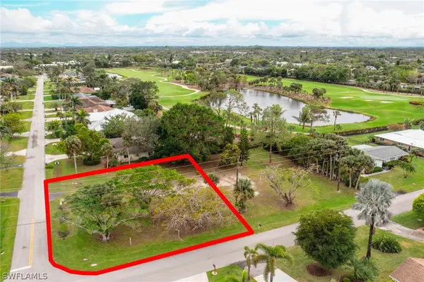 264 Cypress Way Way W, Naples, FL 34110
