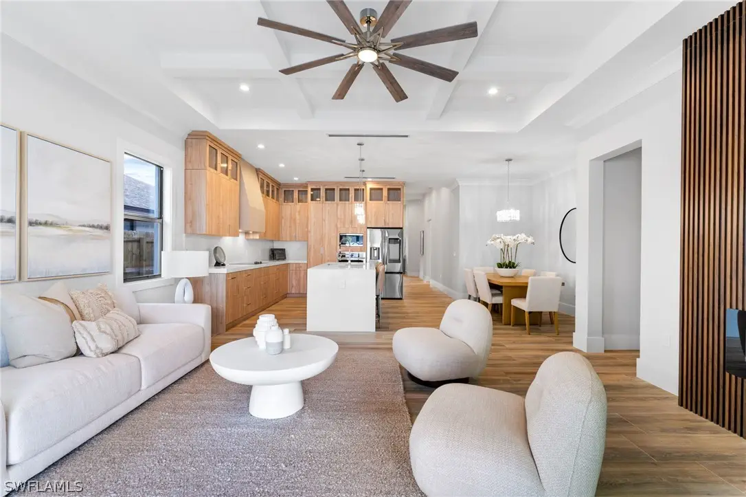 653 107th Avenue N, Naples, FL 34108 - #1