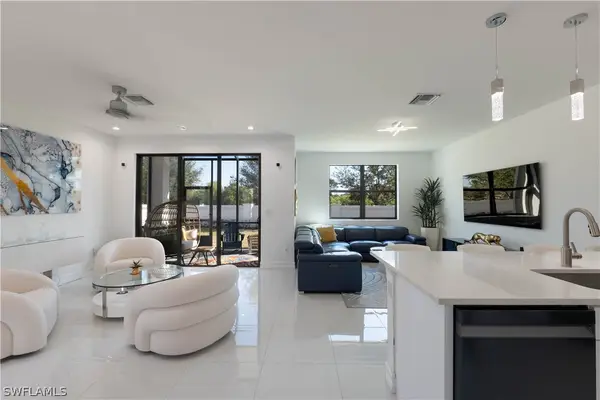 7510 Rockefeller Drive, Naples, FL 34119