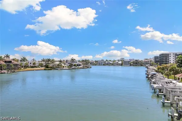 10682 Gulf Shore Drive #C305, Naples, FL 34108