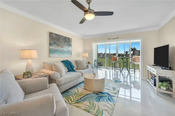 9 High Point Circle N #203, Naples, FL 34103
