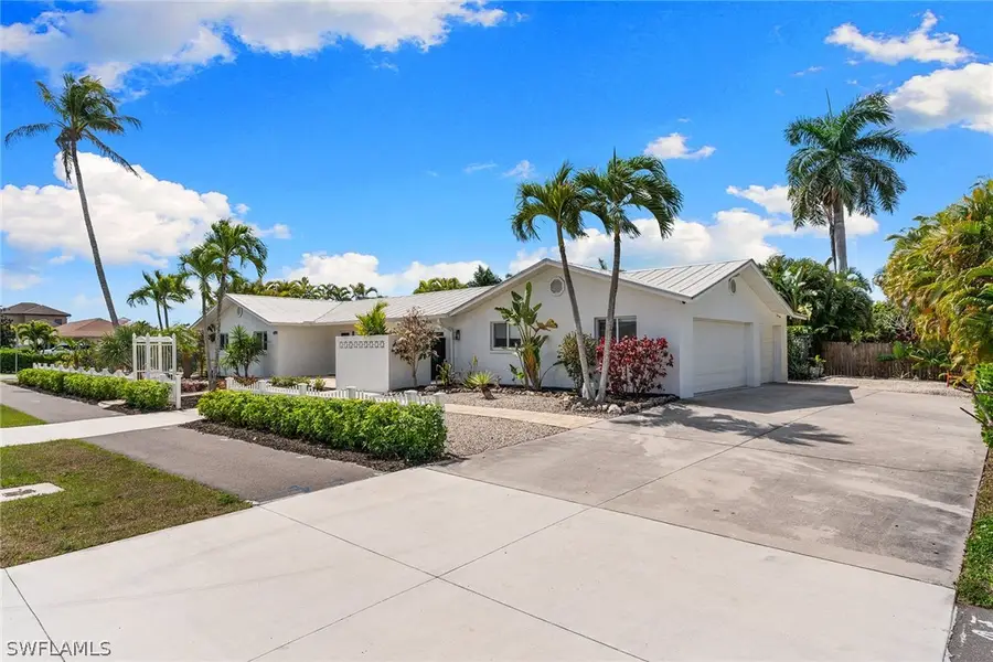699 99th Avenue N, Naples, FL 34108 - #3