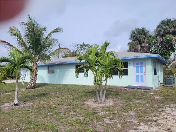 2656 Mangrove Street, Naples, FL 34112