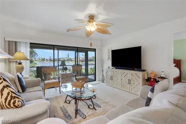 4240 Chantelle Drive #B103, Naples, FL 34112