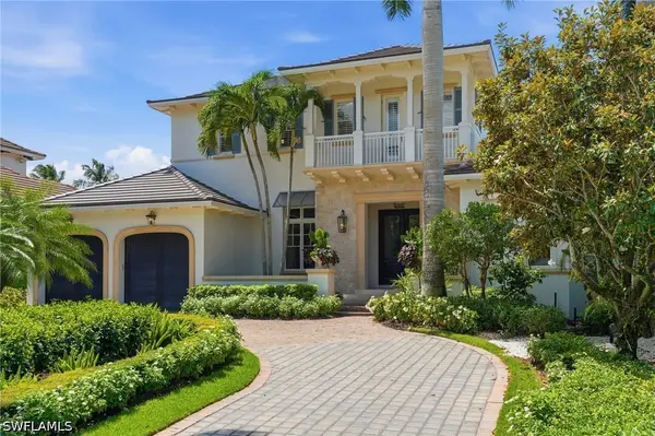 160 16th Avenue S, Naples, FL 34102