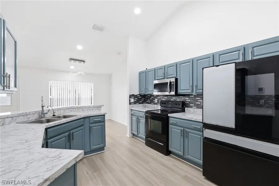 2009 NE 13th Place, Cape Coral, FL 33909 - #3