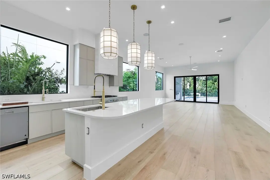 513 92nd Avenue N, Naples, FL 34108 - #1