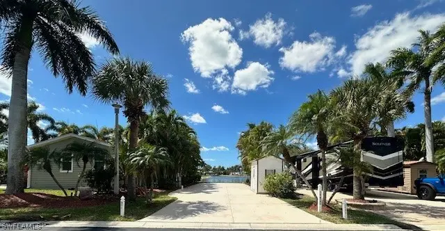 1343 Amethyst Lake Lane, Naples, FL 34114 - #1