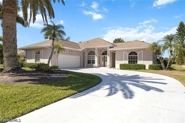 867 Saint Andrews Boulevard, Naples, FL 34113