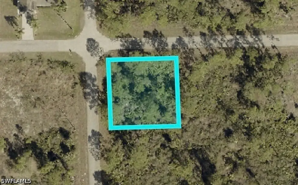 900 E 11th Street, Lehigh Acres, FL 33972 - #1