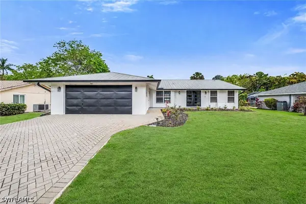 225 Pebble Beach Circle, Naples, FL 34113