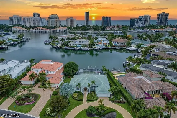 4459 Crayton Road, Naples, FL 34103