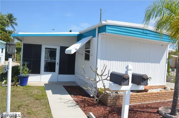 55 Moorhead Manor #55, Naples, FL 34112