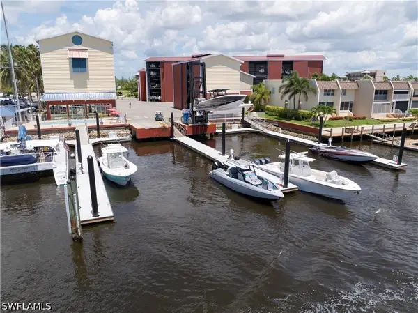 750 River Point B3-07 Drive, Naples, FL 34102