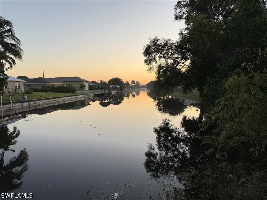 525 SE 11th Court, Cape Coral, FL 33990 - #3