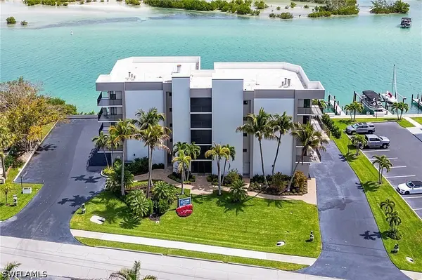 25875 Hickory Boulevard #402, Bonita Springs, FL 34134