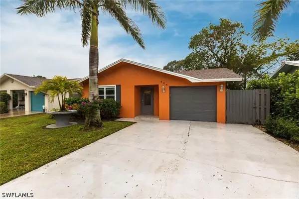 808 110th Avenue N, Naples, FL 34108