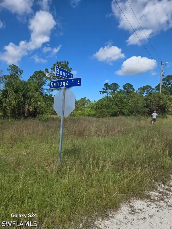 630 S Bond Avenue, Lehigh Acres, FL 33974