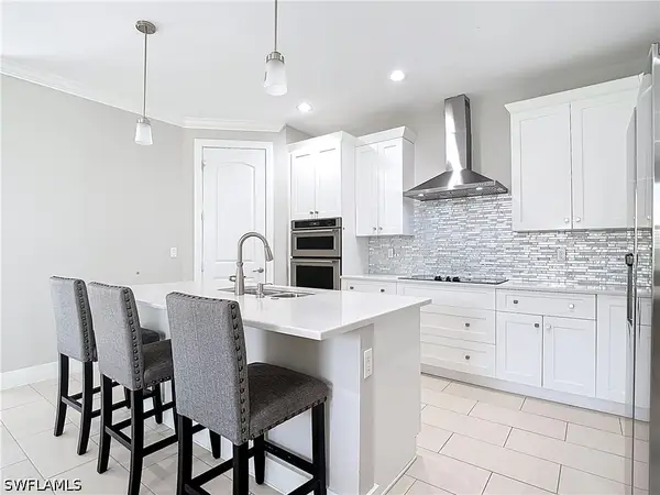 594 31st Street Nw, Naples, FL 34120