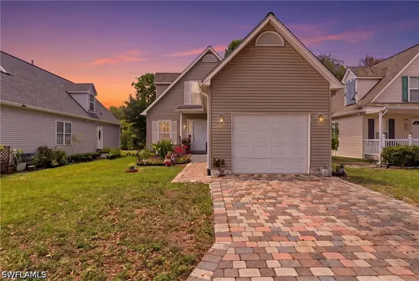 199 Leawood Circle, Naples, FL 34104