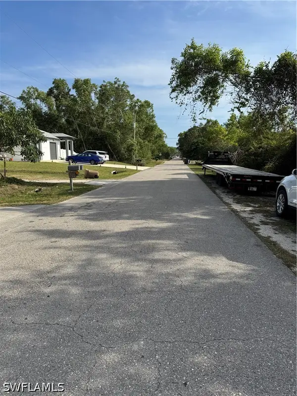 5211 29th Street Sw, Lehigh Acres, FL 33973