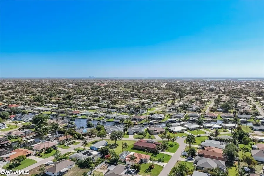 4305 SE 1st Avenue, Cape Coral, FL 33904 - #2
