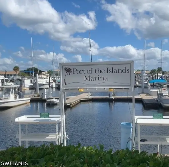 525 Newport Drive, Naples, FL 34114
