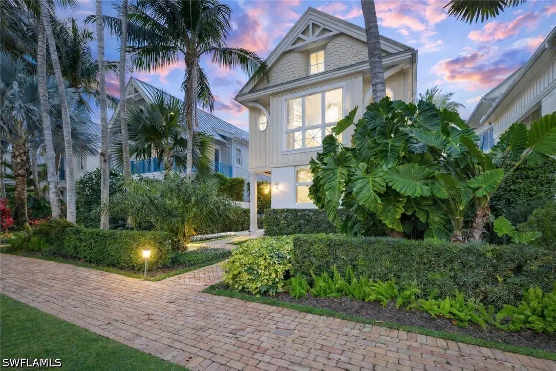 42 6th Street S, Naples, FL 34102 - #1