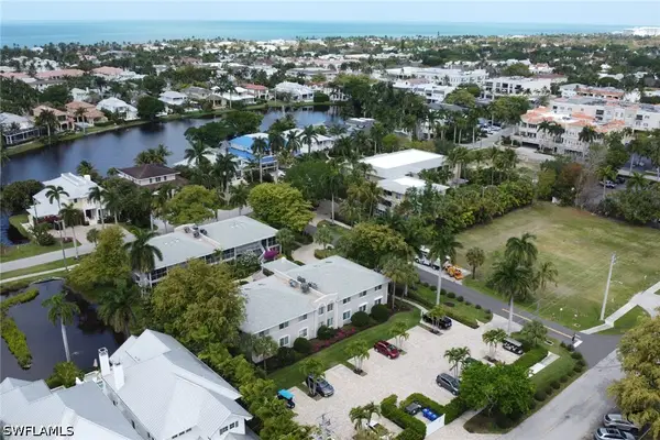 638 7th Avenue S #B638, Naples, FL 34102