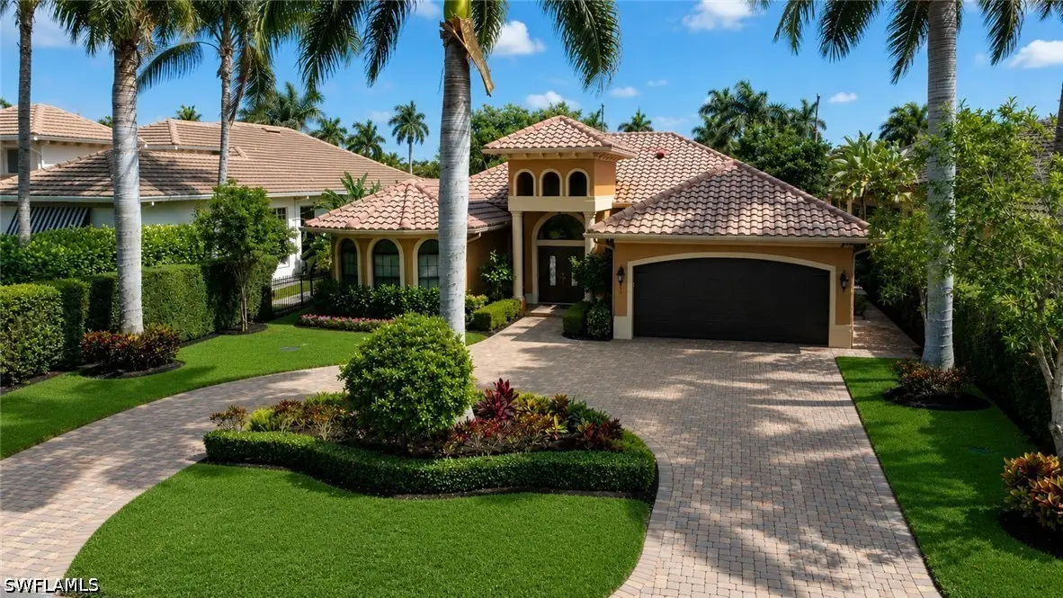 672 Fairway Terrace, Naples, FL 34103 - #1